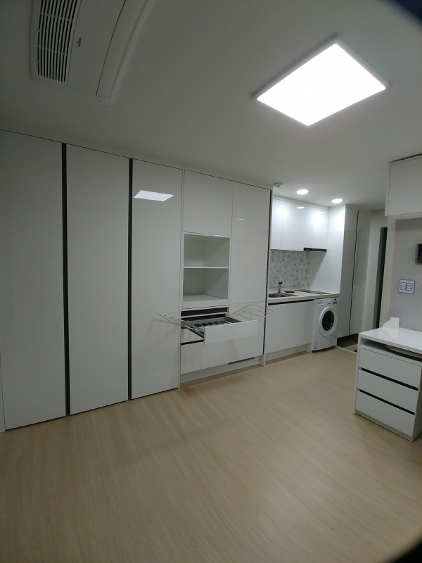 Officetel near Ewha Womans Univ. Station